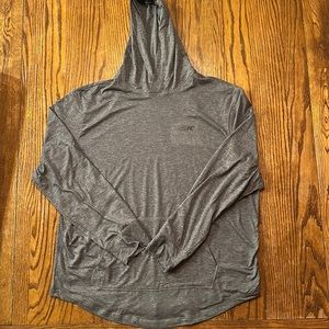 American Eagle Men’s active hooded tee, gray